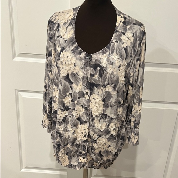 Talbots Woman’s Petite Gray Cream Floral Silk Blend Cardigan Size 3XP - Picture 1 of 11